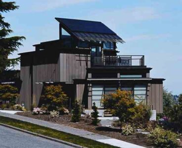 Standing Tall: A Modern Seattle Remodel Image